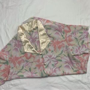 Vintage 80s Victoria’s Secret Gold Tag Pastle Floral White Button Up